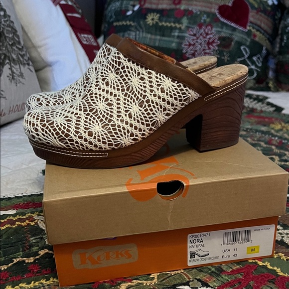 Korks “Nora” Clogs - Picture 11 of 11